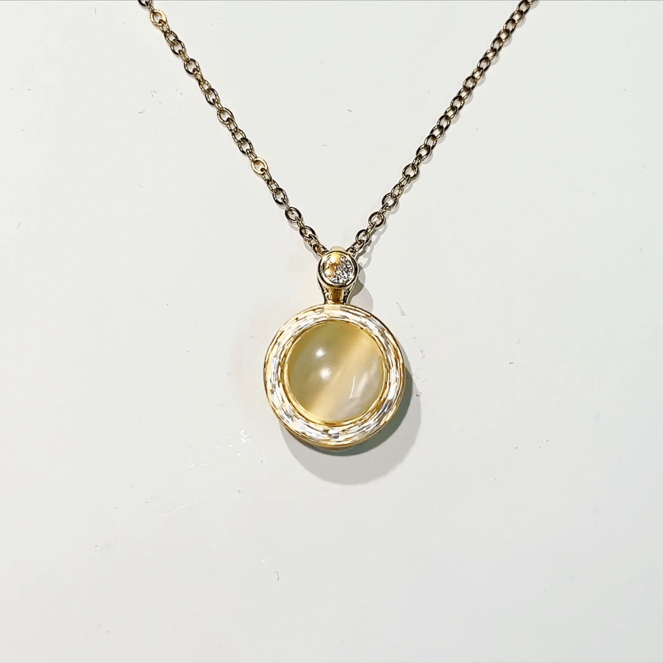 Aura Cat-Eye Pendant Necklace